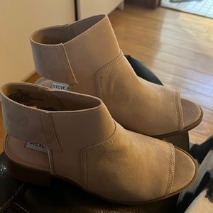 Steve Madden , Tan Heels size 5